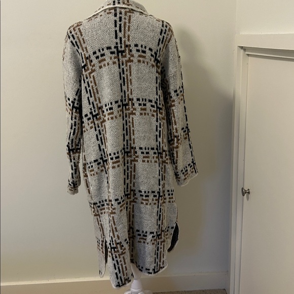 White Gray beige neutral Plaid Women's sweater Coat - Picture 6 of 11